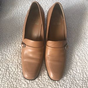 Mootsie Tootsies Tan Heels
